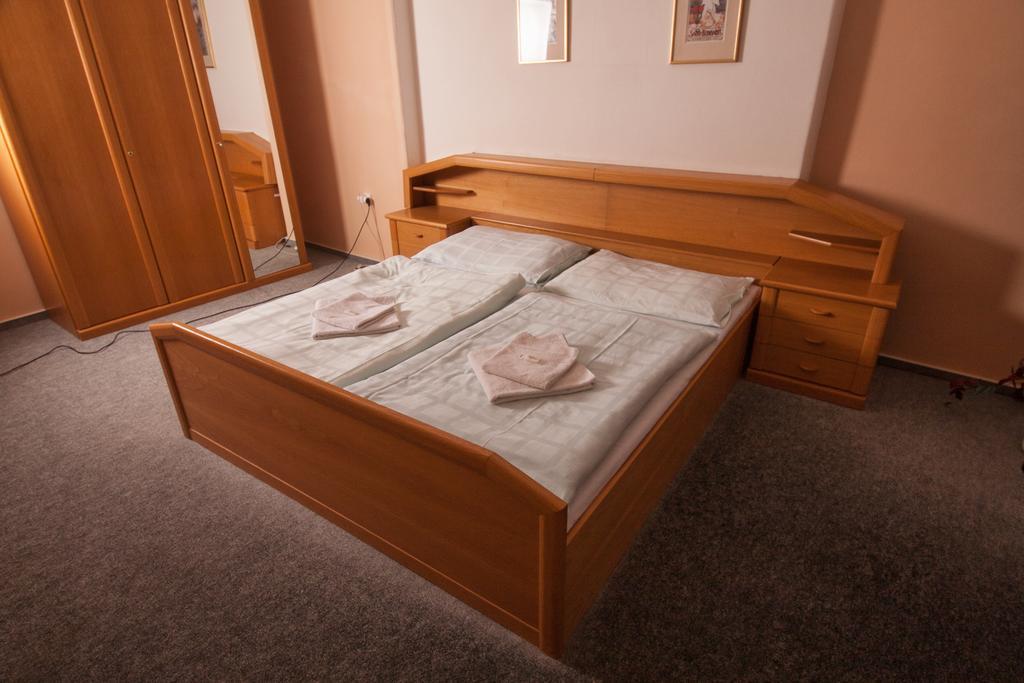 Hotel Haltrava Klenci pod Cerchovem Rum bild